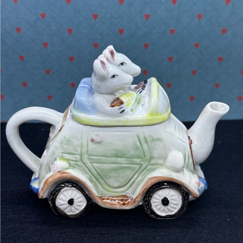 Vintage Mice Car Teapot